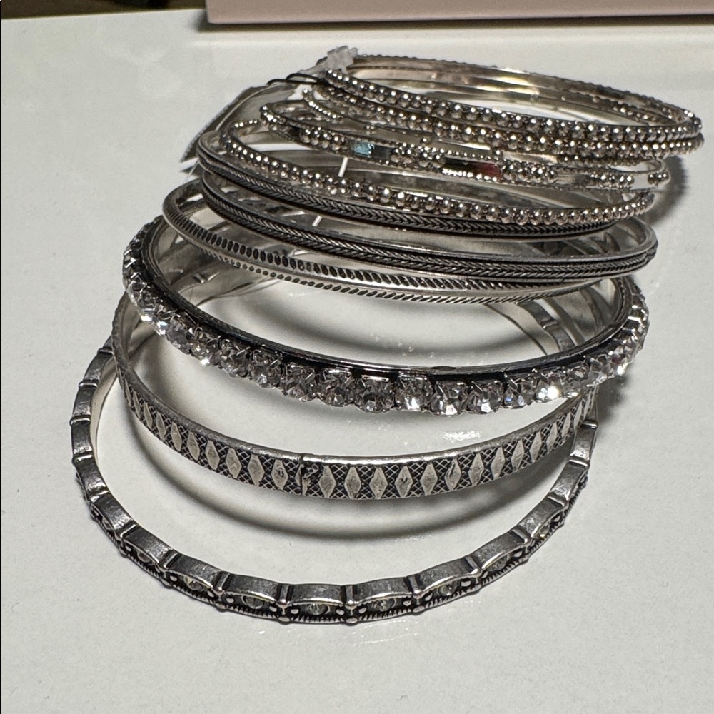 Chico’s Silver Tone Stackable Bangle Bracelet Set… - image 4